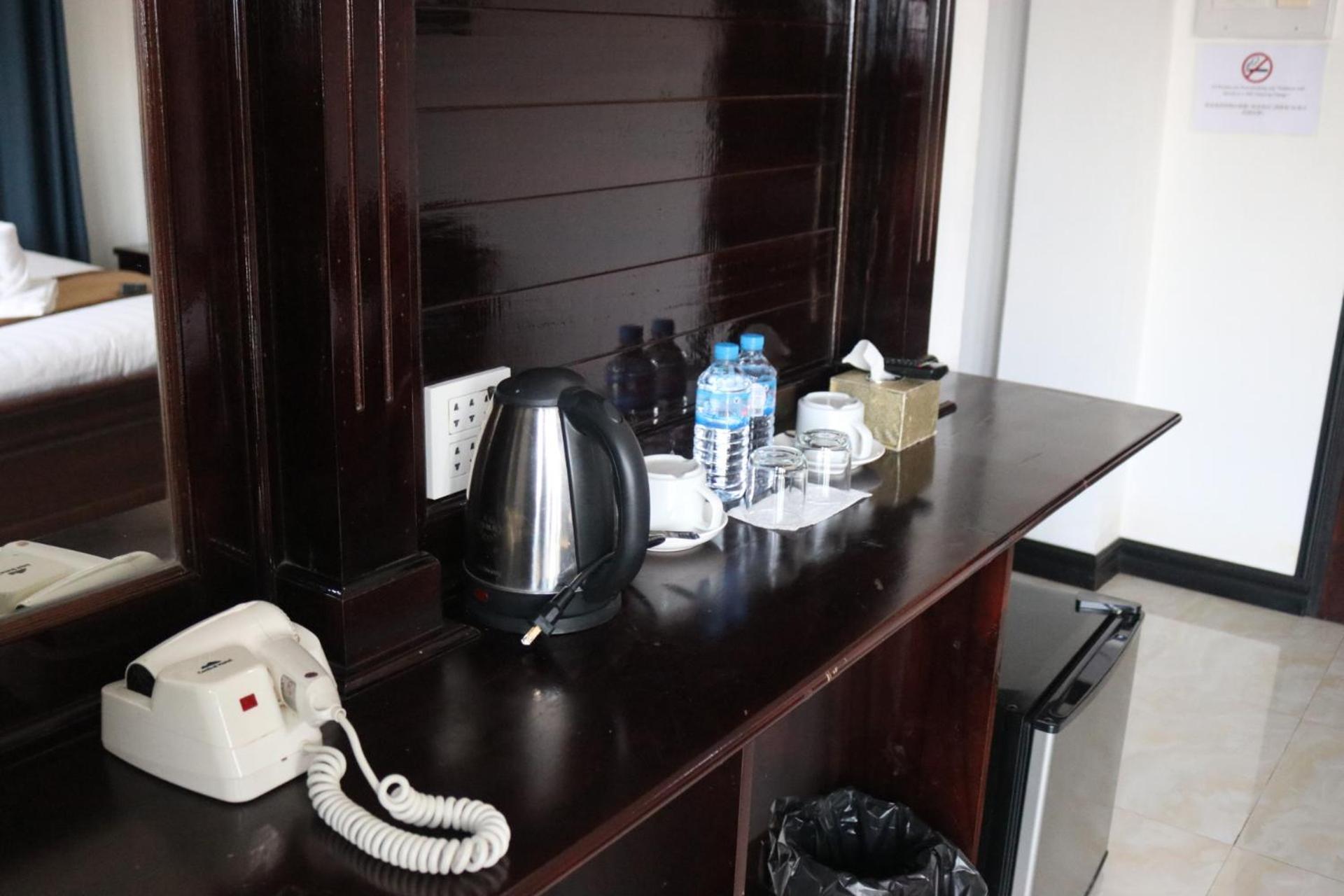 Vang Vieng Consiana Hotel Екстер'єр фото